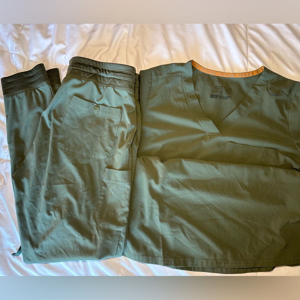 Olive Green Women's Cargo Scrub Set